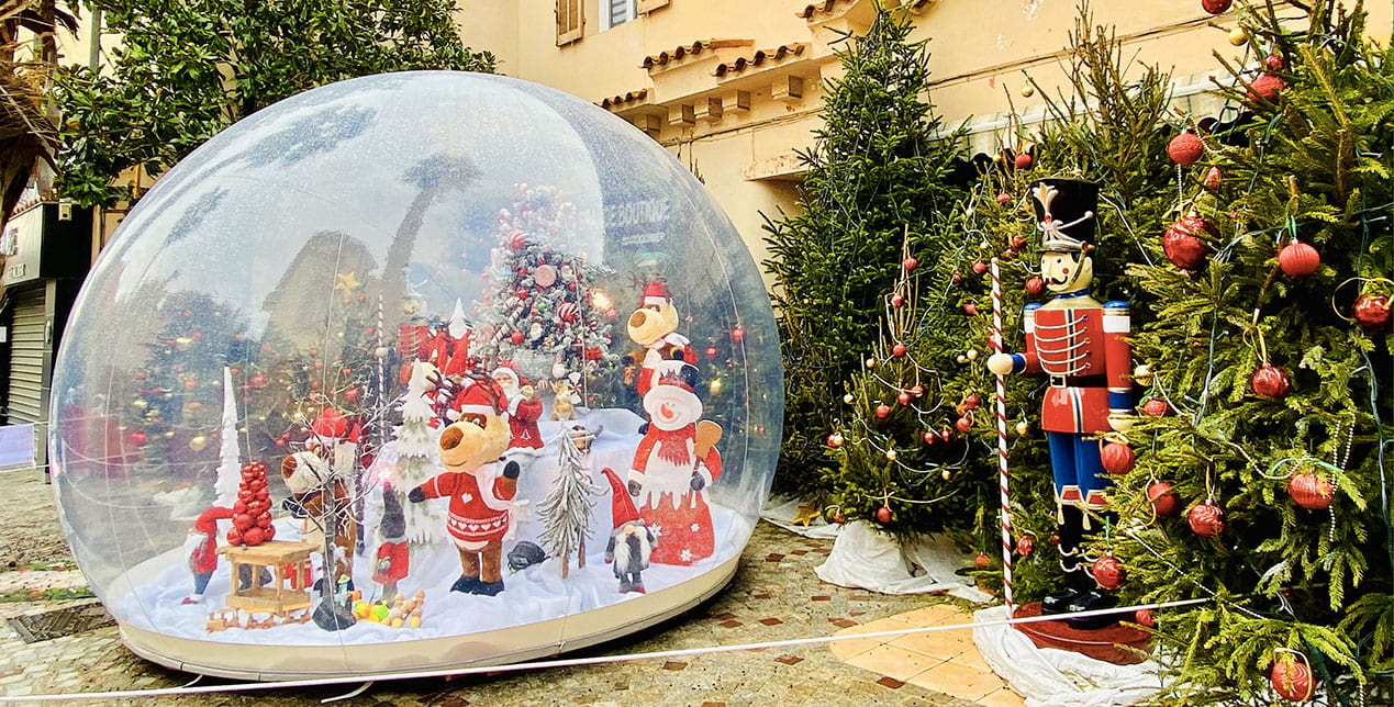 location Bulle de noel et soldats en résine