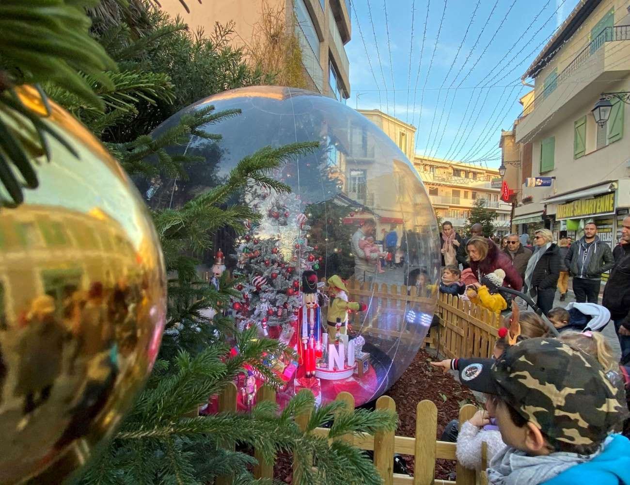 sphère transparent 3m de diamètre fêtes de fin d'année